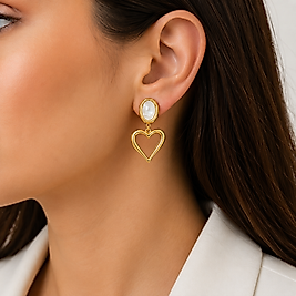 KALP DETAYLI ZARİF GOLD ÇELİK KÜPE